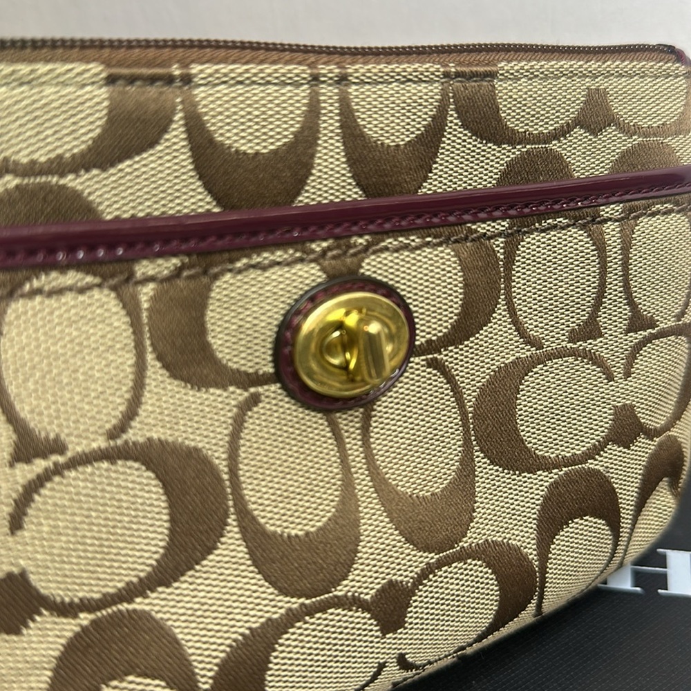 Coach Brown and Cream Signature Clutch/wristlet - Picture 8 of 10